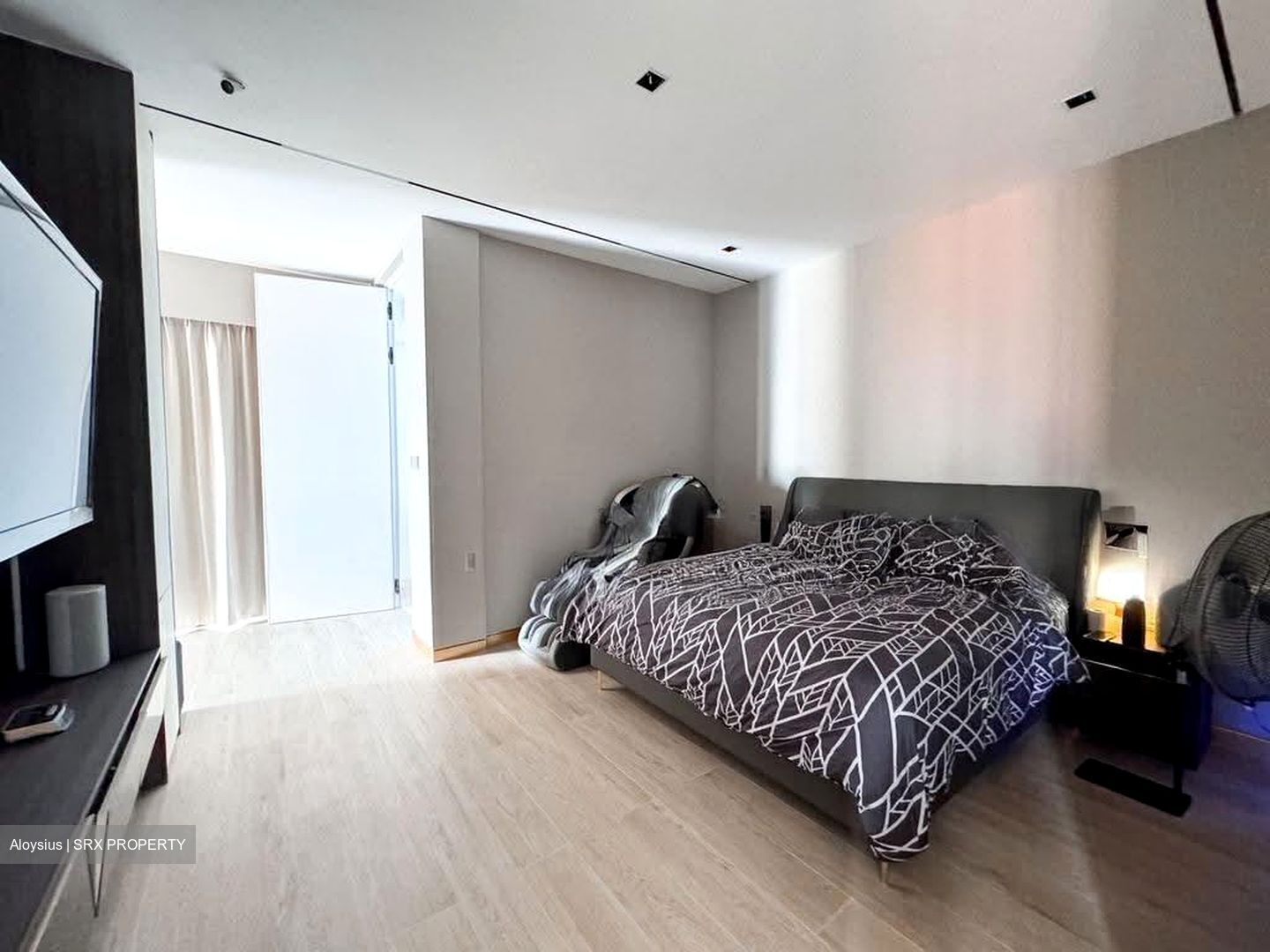 Sennett Avenue (D16), Semi-Detached #614430771